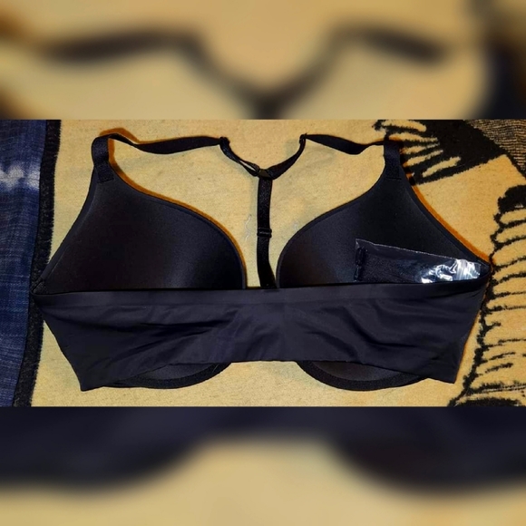 VS Black Padded Bra 34DD - Picture 2 of 3